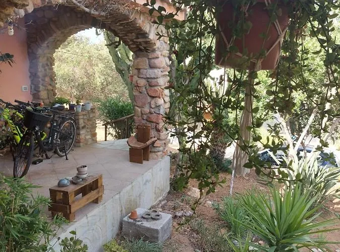 בית אירוח Paraiso Sardo 1 *