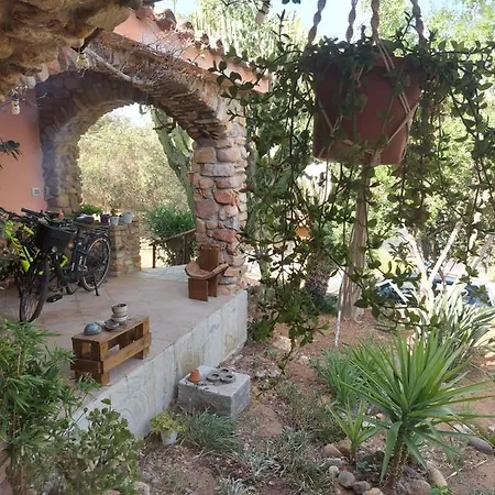 בית אירוח Paraiso Sardo 1 *